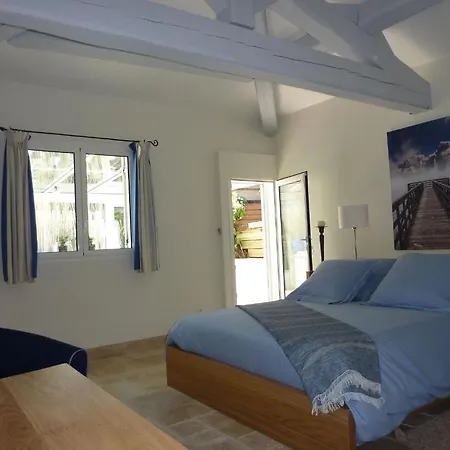 Bed & Breakfast Home6