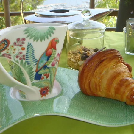Bed & Breakfast Home6 Saint-Mandrier-sur-Mer